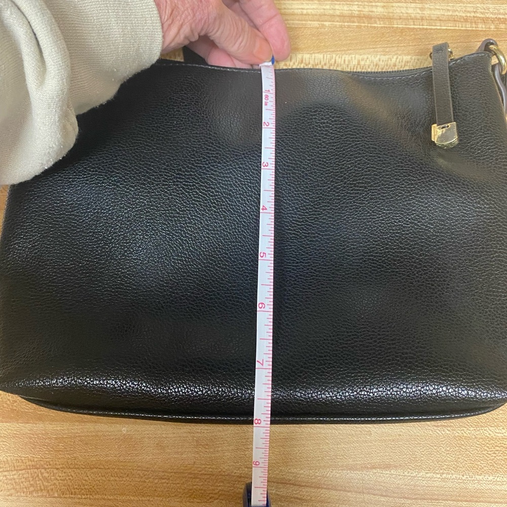 Liz Claiborne Black Shoulder Bag - Picture 9 of 9